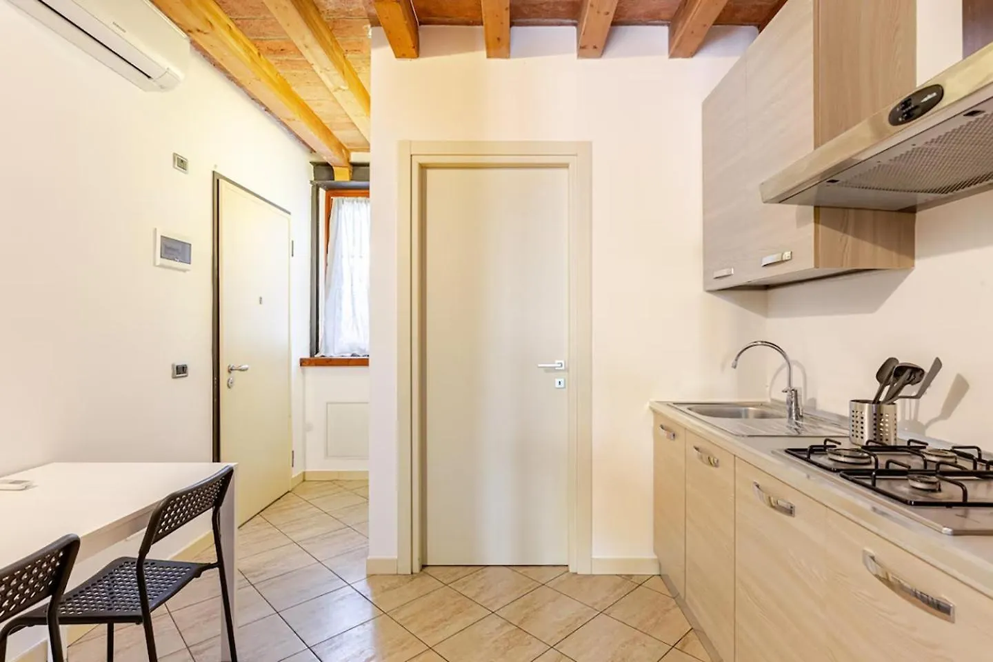 Artistic Urban Apartment Piacenza 0*,  Italia