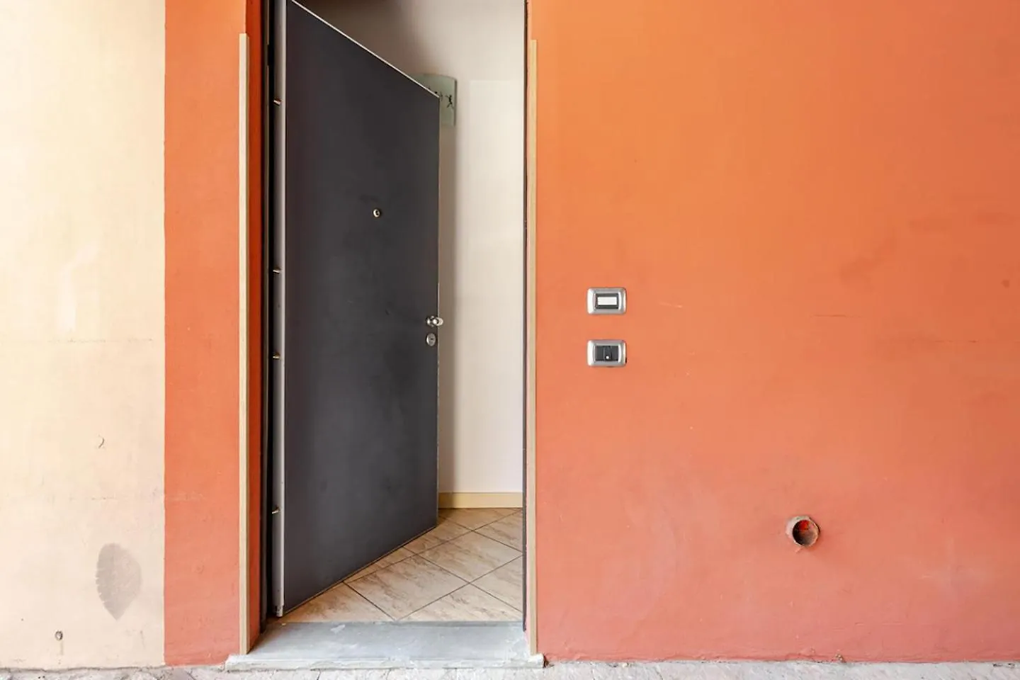 Artistic Urban Apartment Piacenza